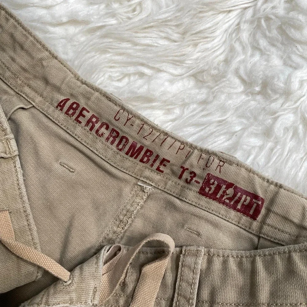 ABERCROMBIE & FITCH KHAKI TAN CARGO LOW RISE SHORTS 100% COTTON